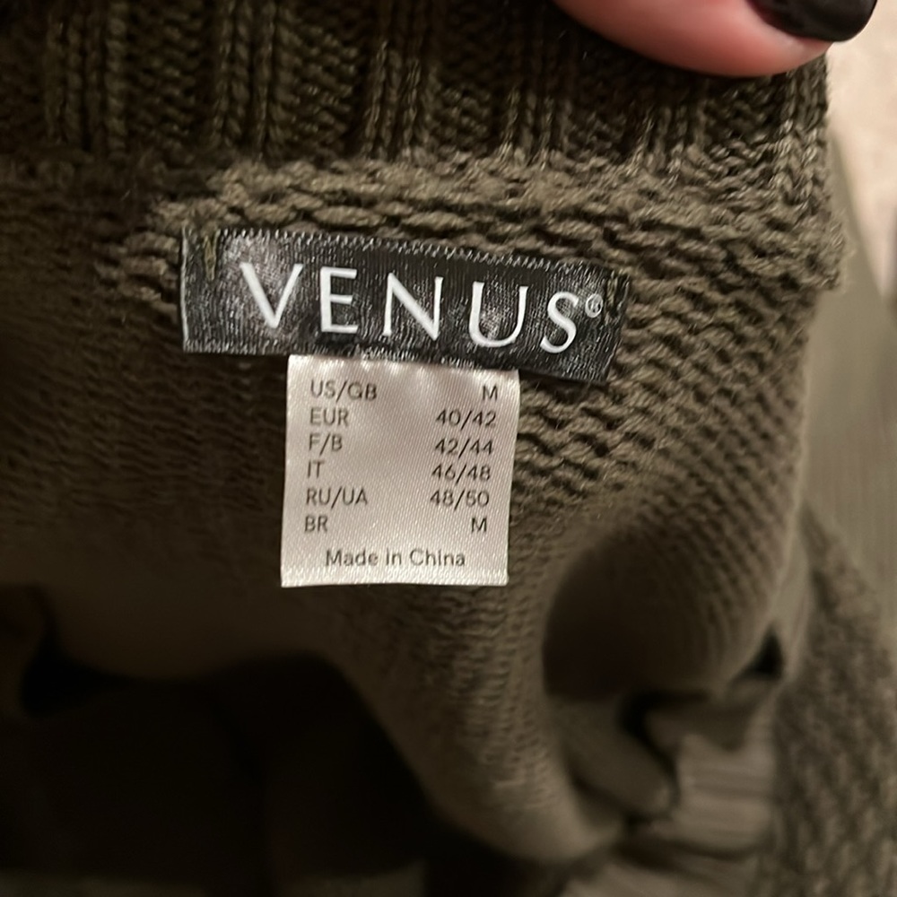 Venus Cardigan Sweater - Picture 7 of 8